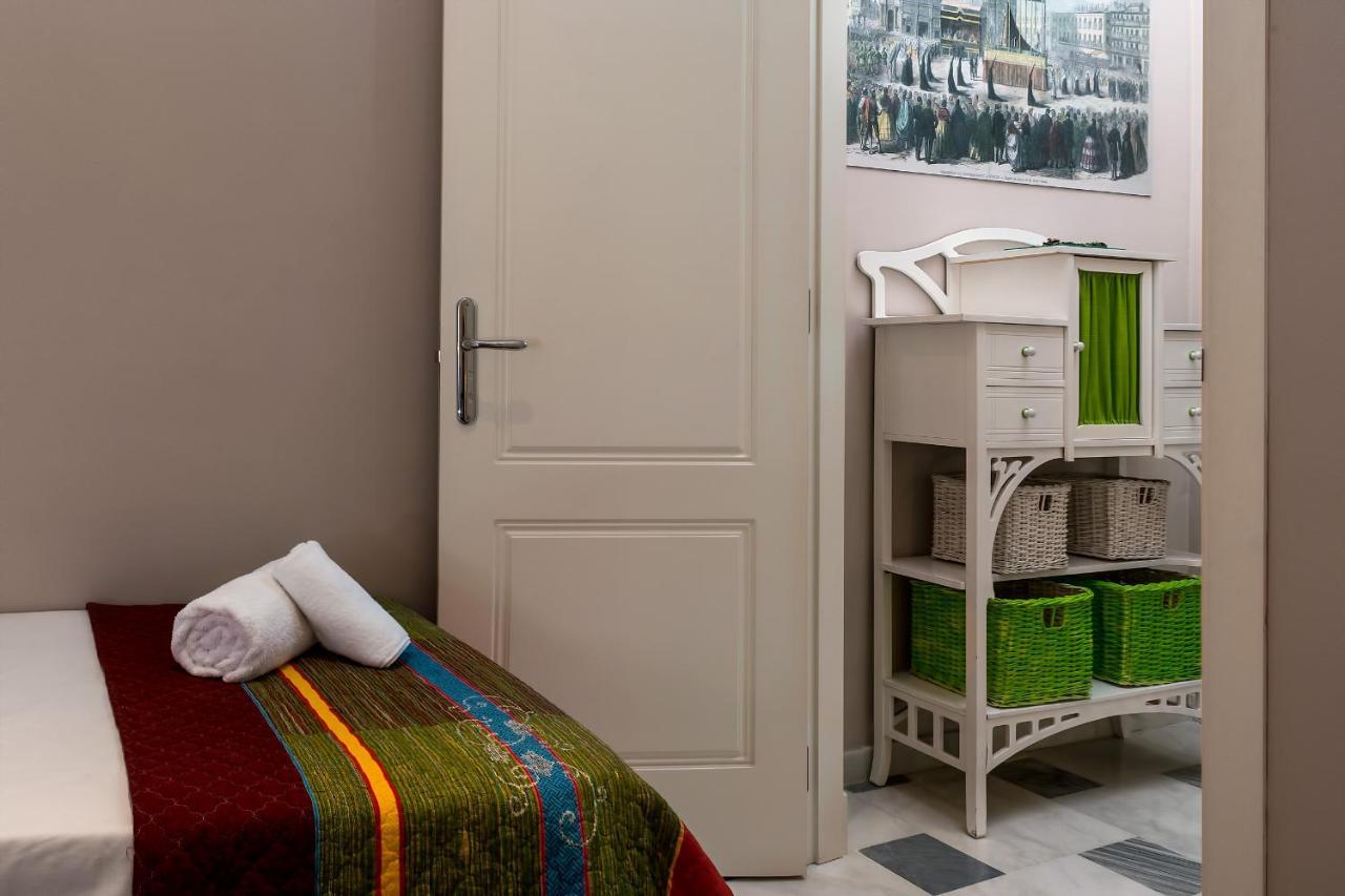Descubrehome Plaza De Las Moravias * Sevilla
