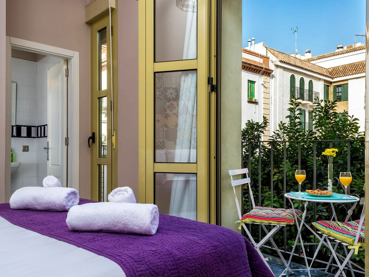 Descubrehome Plaza De Las Moravias Sevilla